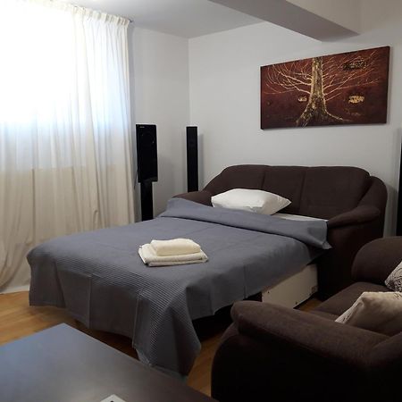 Papas Apartments Bucurestii Noi Quarto foto