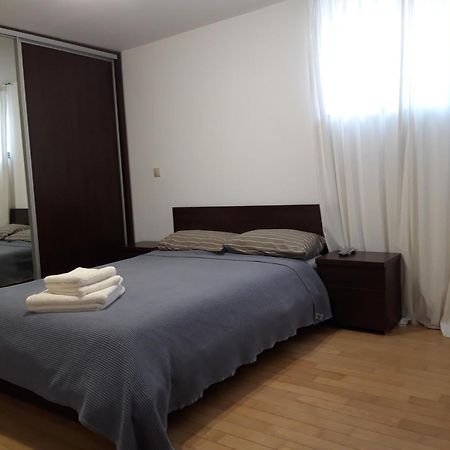 Papas Apartments Bucurestii Noi Quarto foto